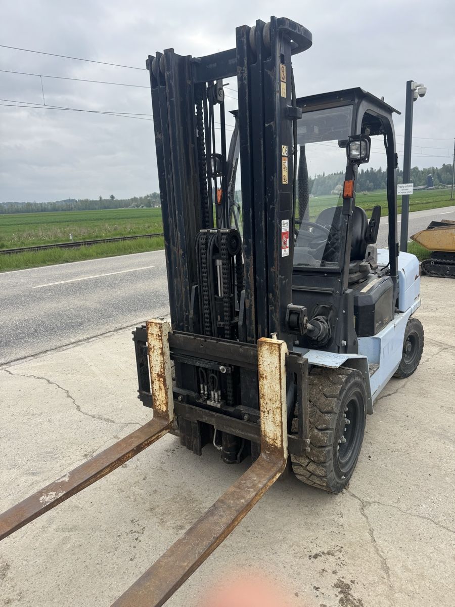 Chargeur de ferme: Sapler Utilev UT 35 P – D'occasion à Niederbipp par baggerch 3