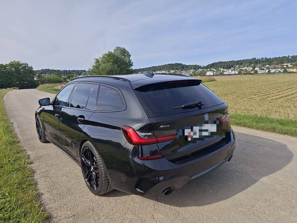 BMW Automobili: BMW 330e xTouring Hybrid M Paket – Usato da Dietlikon venduto da rotshalimar 4