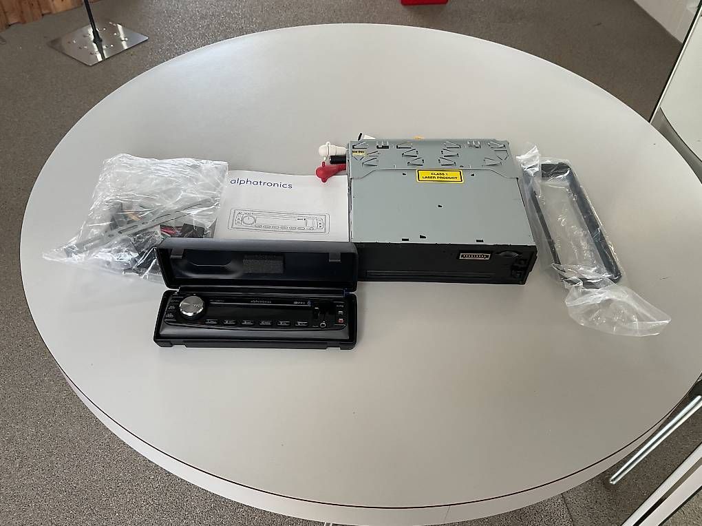 Radio: CD-Radio RC10BTU – Nuovo e nell'imballaggio originale da Ebikon venduto da Portmann_Sport