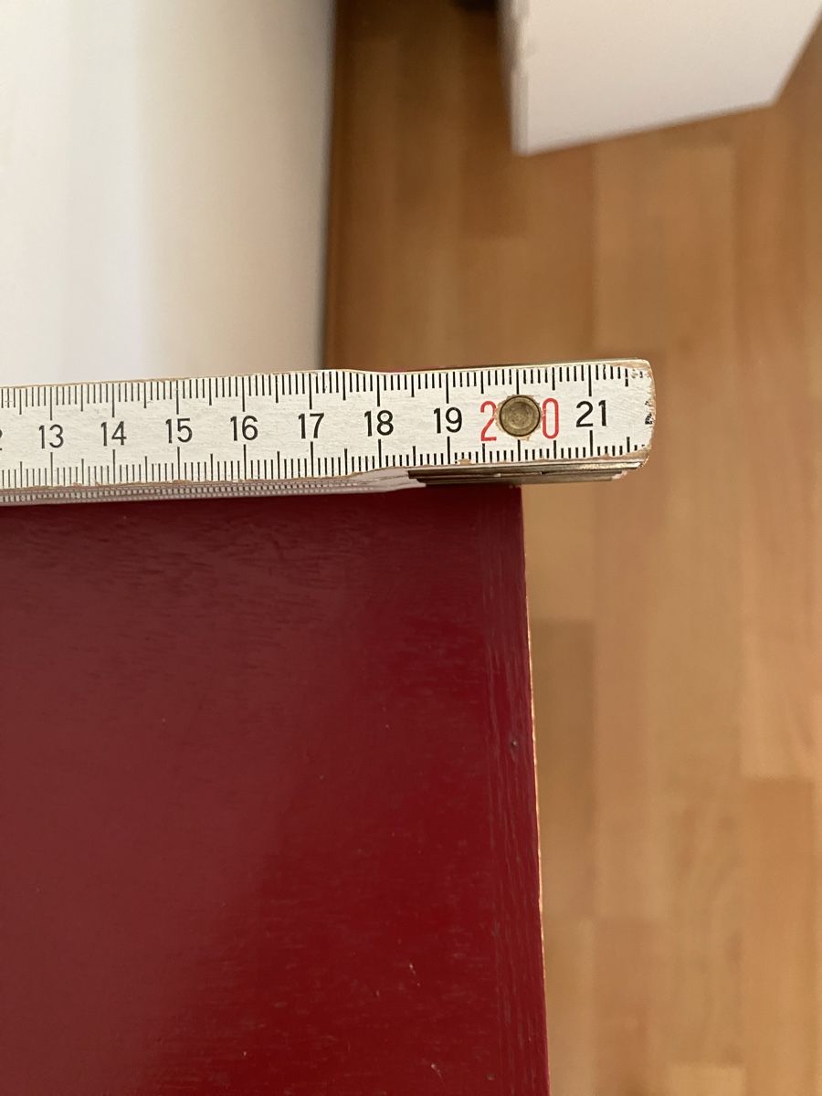Étagères: Rotes Holzregal mit vielen Fächern – D'occasion à St.Gallen par kingsamas 2
