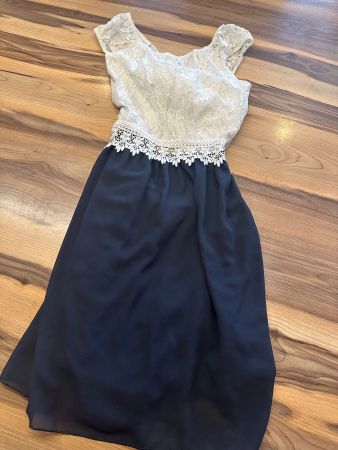 Sommerliches Spitzenkleid in Marineblau, XS