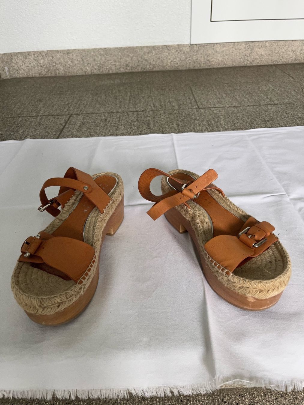 Scarpe da donna: Plateau-Sandalen – Usato da Zürich venduto da myvonne