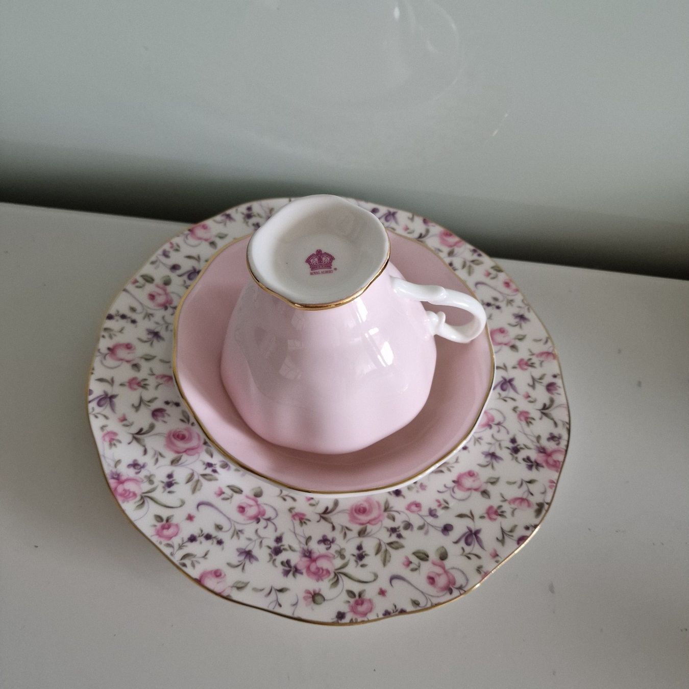Royal Albert Tazze: Royal Albert Tee-/Kaffeetasse, rosa mit Blumenmuster und Unt – Usato da Birr venduto da sen_sy55 5