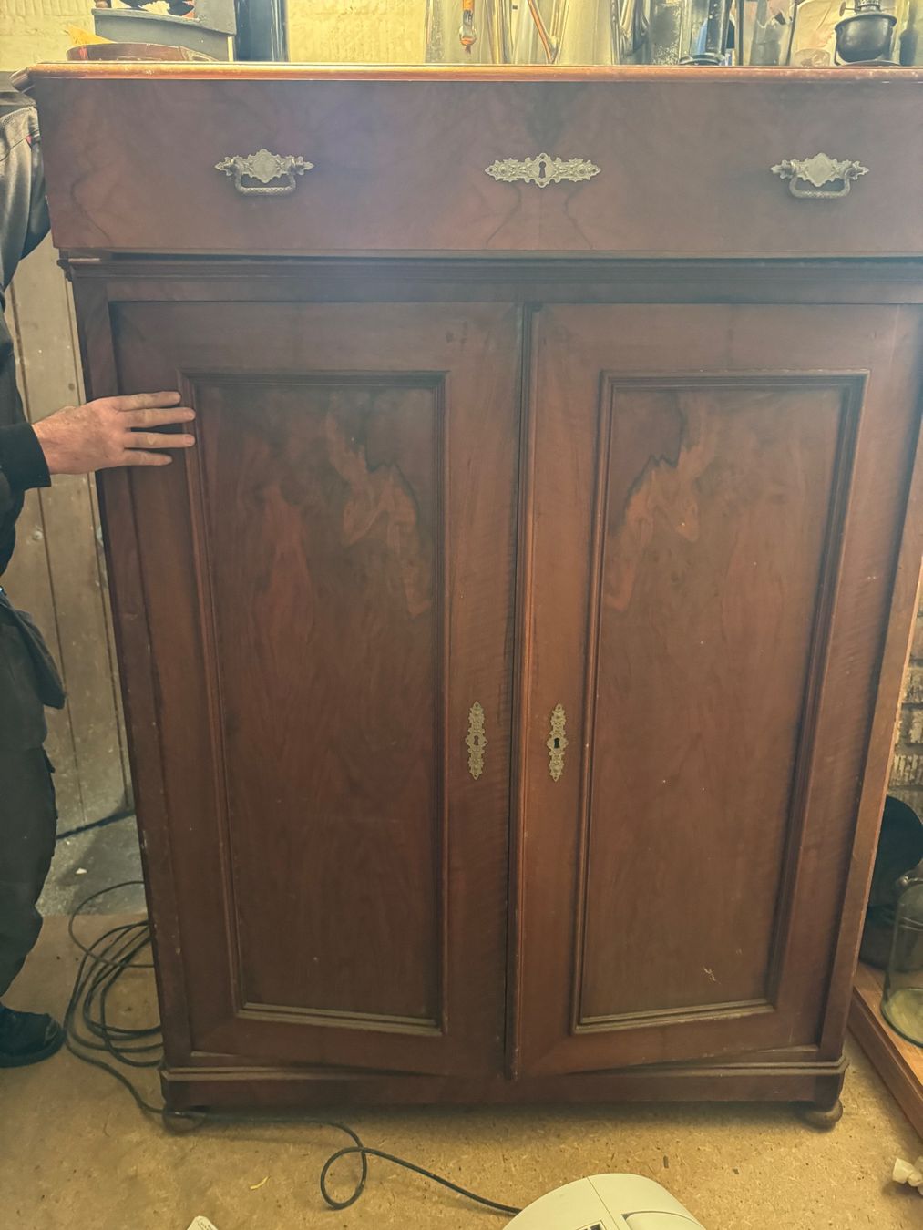 Armadi: Chiffonier Schrank Antik ca 20er – Usato da Münsingen venduto da Sabine87