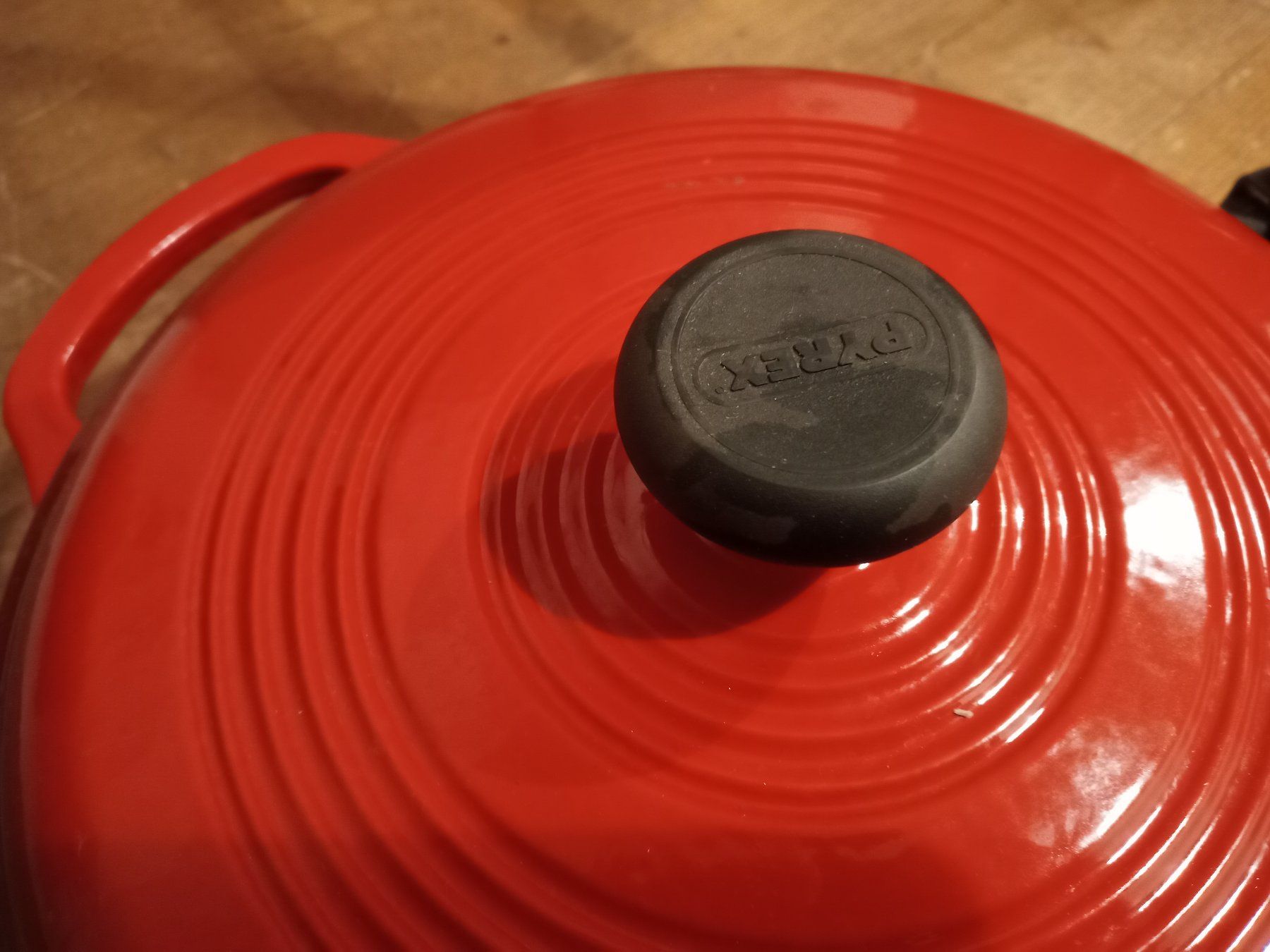 Cousances Töpfe: Bräter Gusseisen Topf Pyrex 25cm – Gebraucht aus Prez-vers-Siviriez von Monija70 1
