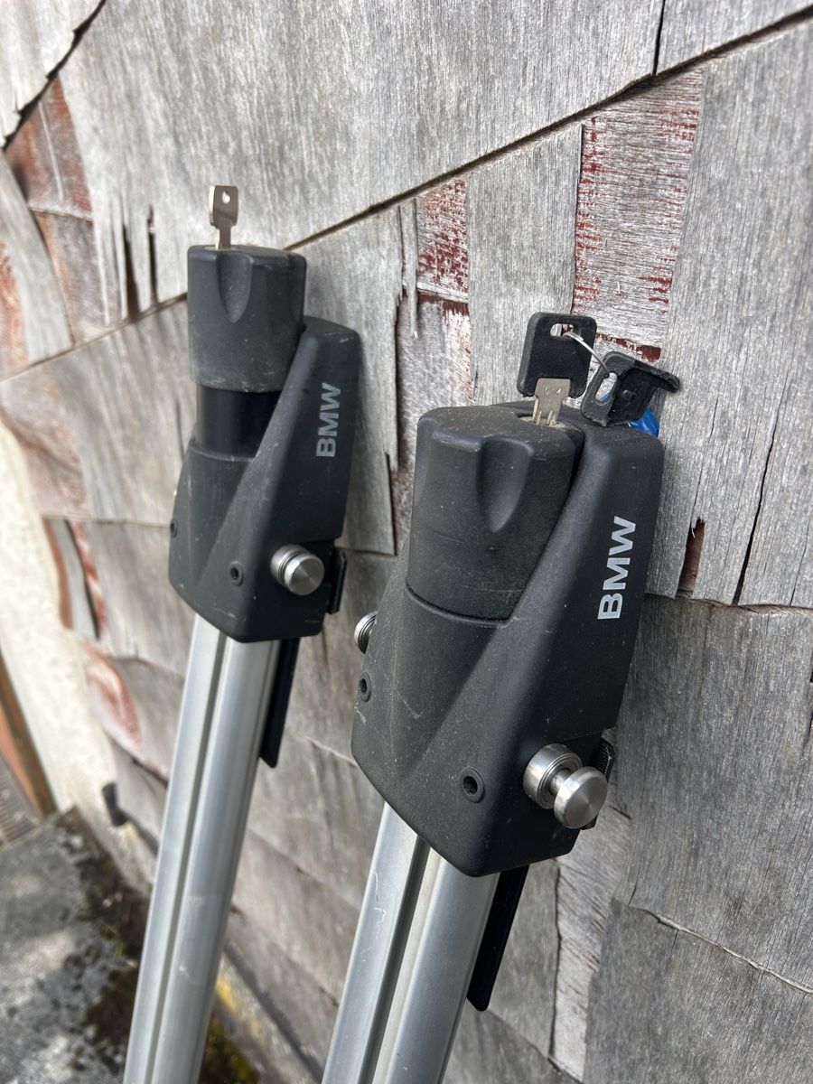 BMW Tutti pezzi di ricambio auto: Support vélo Thule / BMW – Usato da Givrins venduto da ed2_2nc9 1