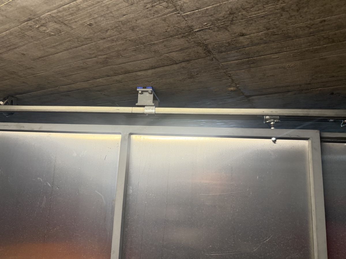 Porte: Porte de garage coulissante – Usato da Brügg BE venduto da traindenuit 5