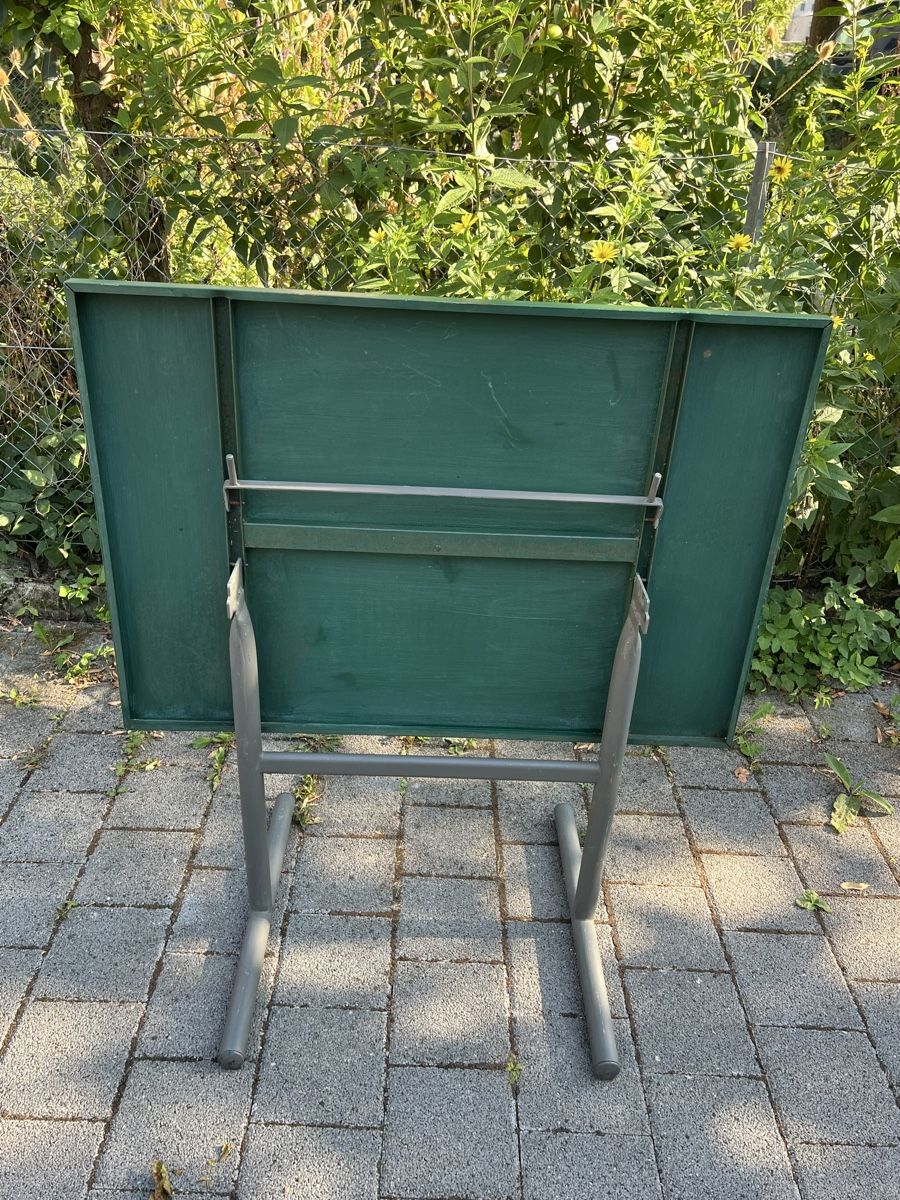 Tables: Metall Gartentisch, klappbar, Schaffner – D'occasion à Aarburg par Annemarie16 3