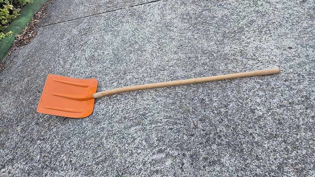 Tous les outils: Schneeschaufel Steinemann – D'occasion à Niederbipp par flodur55 4