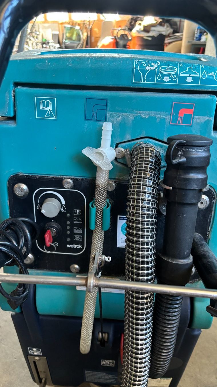 Wetrok Tutte le macchine: Wetrok Duomatic C 43/50 BM Scheuersaugmaschine – Usato da Küssnacht venduto da Derby7007 7
