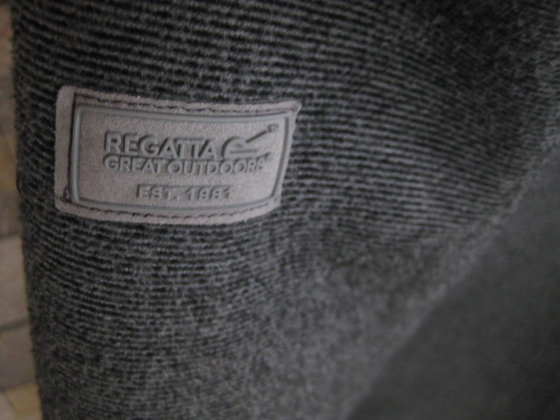 Guess Kleiderpakete: Set Fleece Jacke Regatta & Fleece Pullover Guess Gr.L – Gebraucht aus Steinmaur von Daka36 4