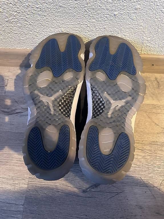 Scarpe da uomo: Air Jordan 11 Retro Low – Usato da Studen BE venduto da ram_27zy 3