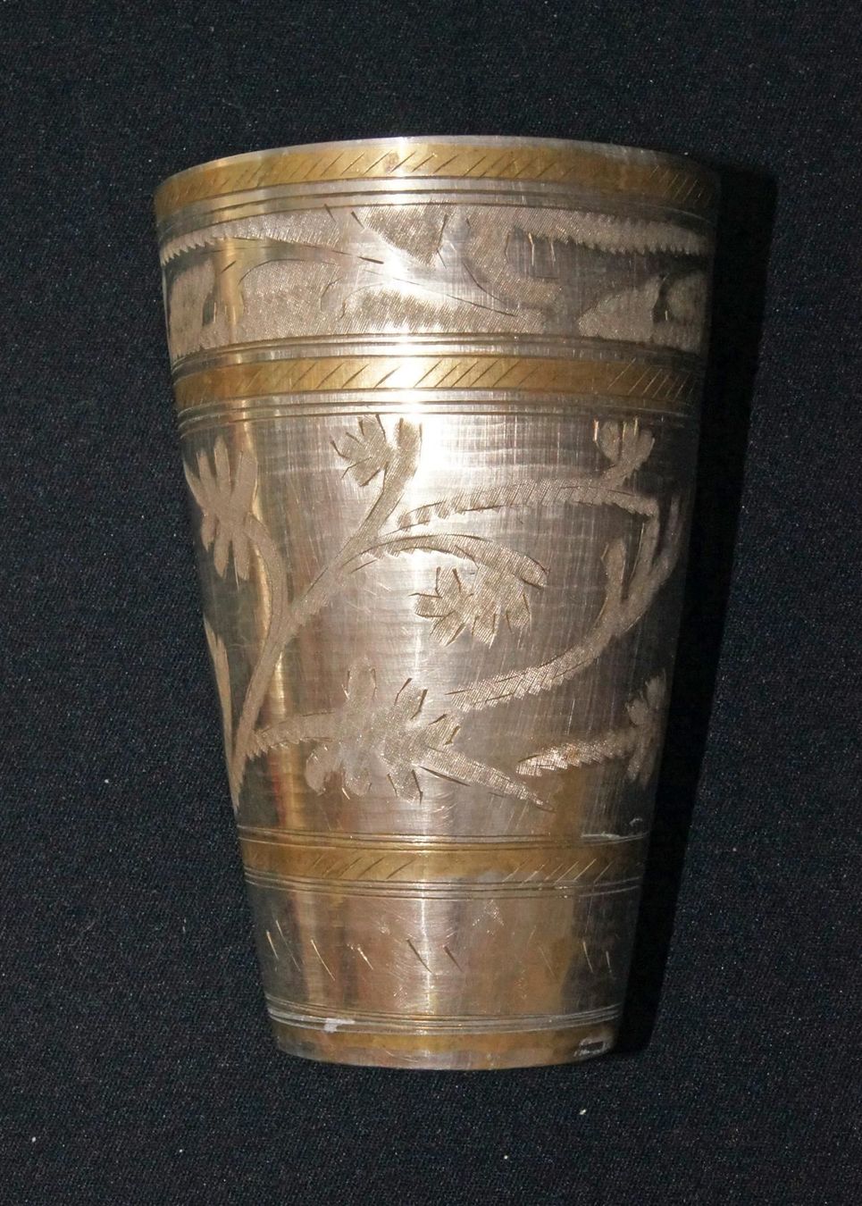 Verres: Alter Lassi-Becher aus Indien – D'occasion à Geroldswil par ARTEFACTO