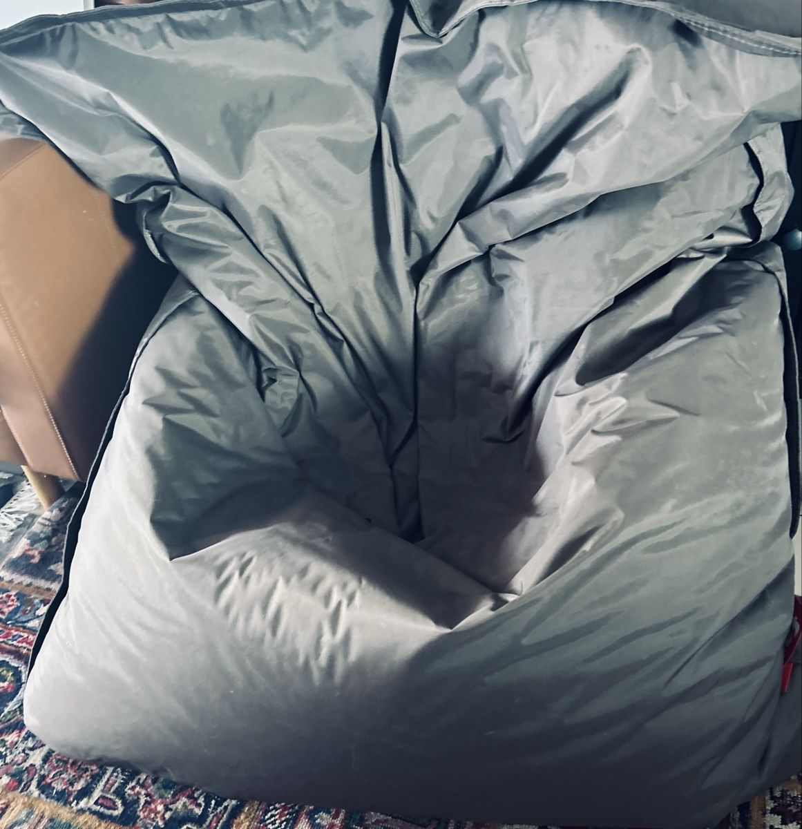 Fatboy Kissen: Fatboy Sitzsack grau gebraucht 180x140cm – Gebraucht aus Bülach von Snip4u