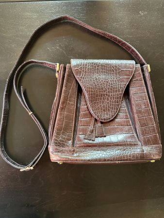 Vintage Bucket-Bag aus Italien in schönem Bordeauxrot