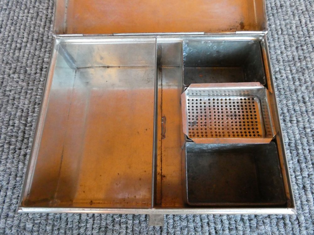 Blechbox mit Deckel und Lasche zum Abschliessen (Gebraucht) in ...