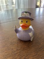 Badeente Queen Design lila gelb guter Zustand neuwertig