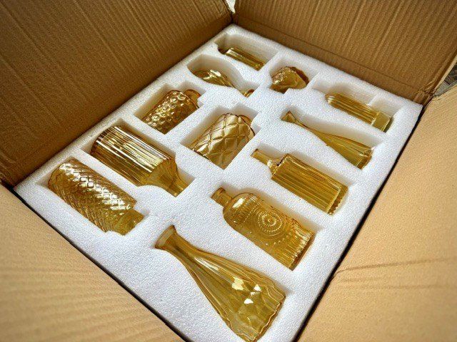 Vasen & Gefässe: 12-teiliges Vasenset – Neu (gemäss Beschreibung) aus Zürich von CecileAcevedo 1