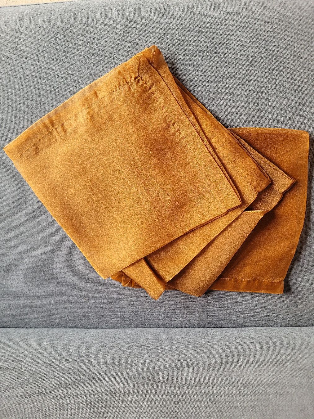 Tessuti: Tischset Chiffon bronzefarbig 50 cm x 50cm – Usato da Steffisburg venduto da Gismo49 1