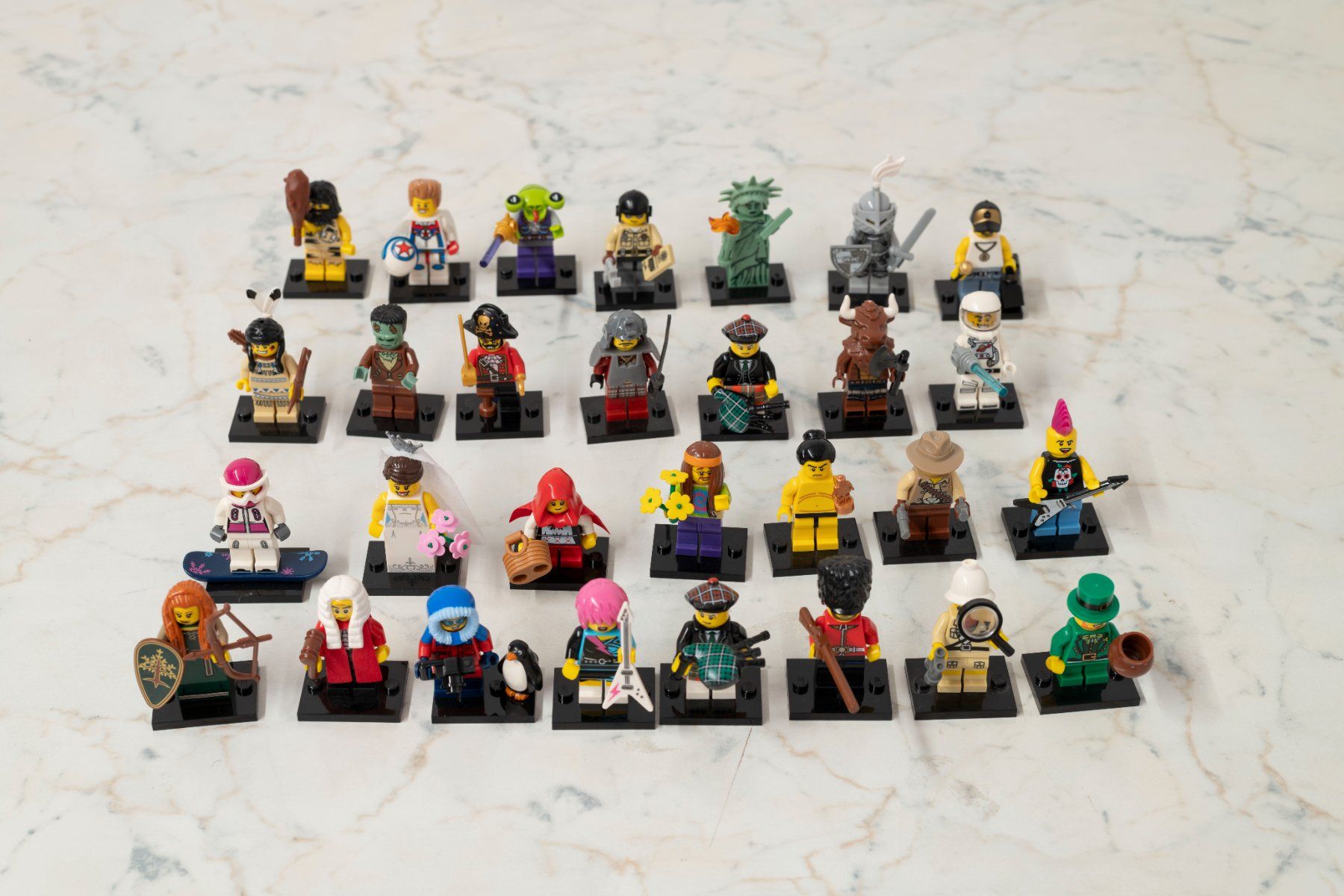Lego Kit di costruzioni: LEGO Rare Minifigure Collection – Usato da Gorduno venduto da MirellaDaniel
