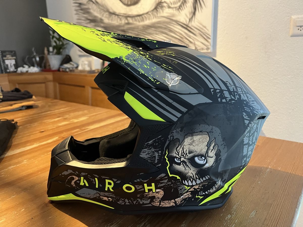 Airoh Caschi & visiere: Motocross Helm Motorradhelm – Usato da Rickenbach LU venduto da Haefliger03 4