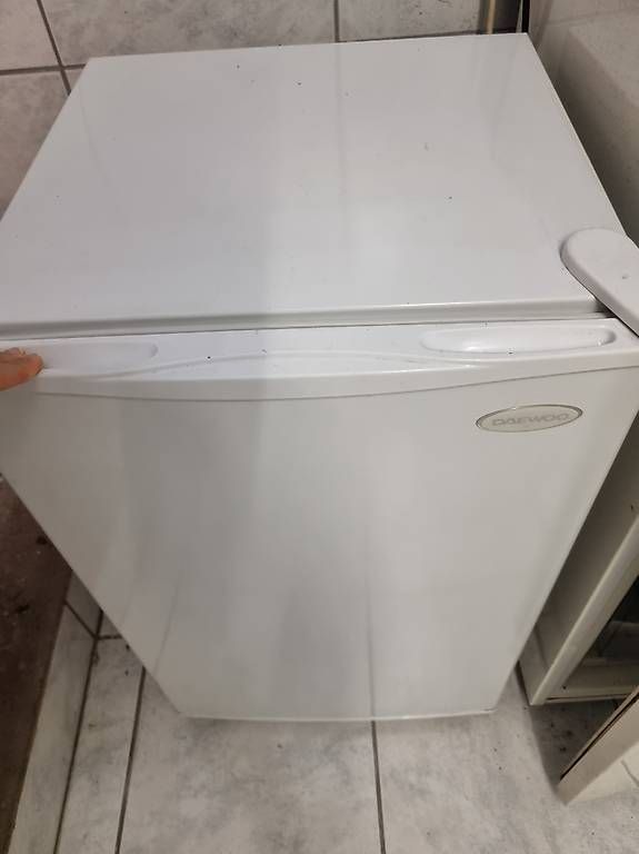 Frigoriferi: Mini frigorifero con freezer integrato compatto – Usato da Pregassona venduto da ter_8n96