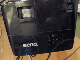Beamer BenQ DLP Projektor mit laufender Lampe 5J.JAH05.001