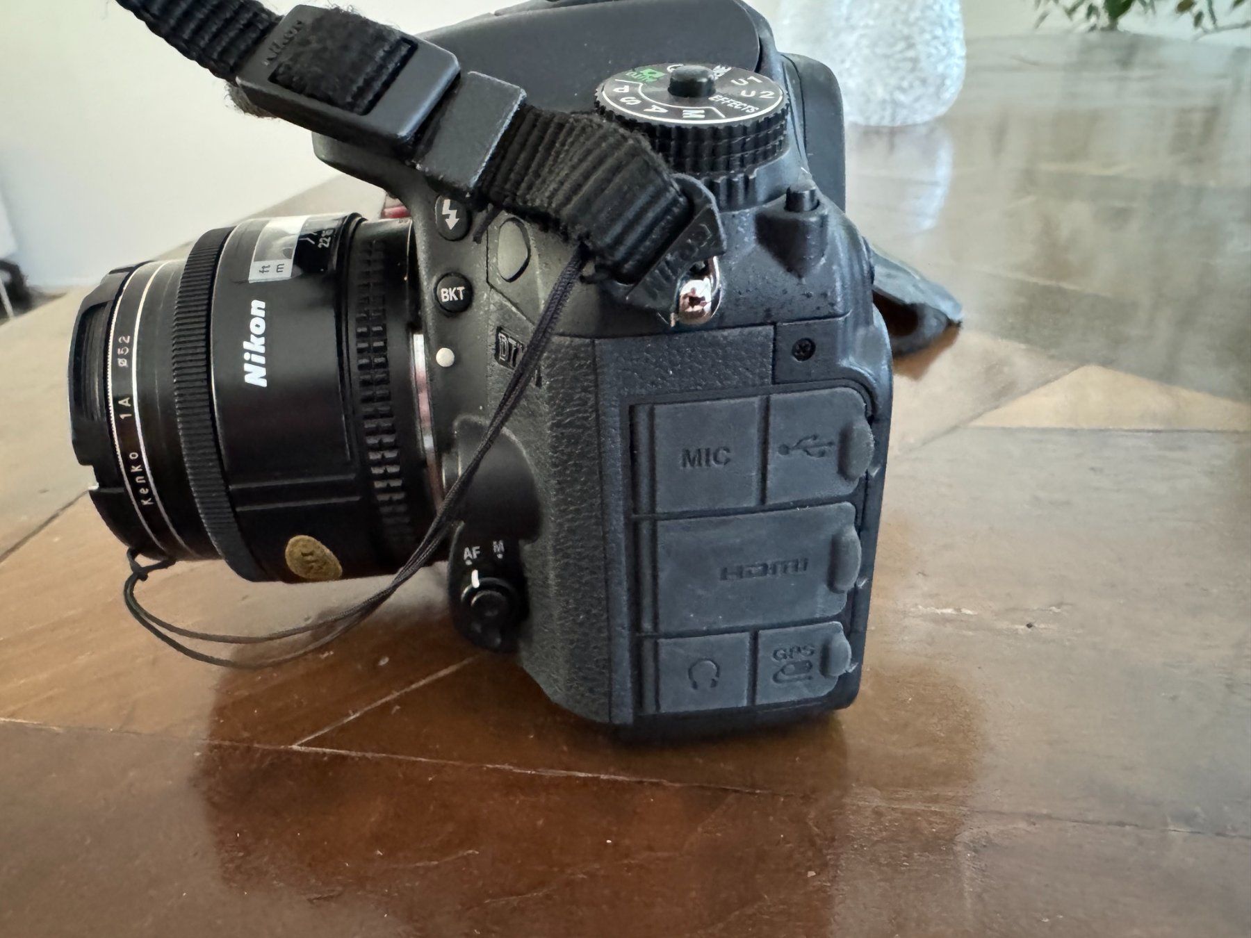 Nikon Fotocamera: Nikon D7100 inkl. 50mm Objektiv und Stativ – Usato da Luzern venduto da Compi 5