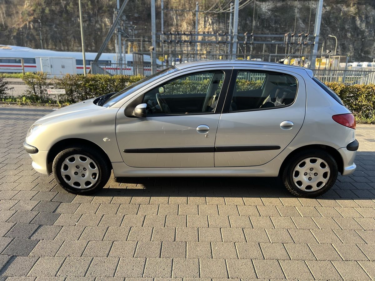 Peugeot Autos: Peugeot 206 Automat | 60’000 km | 1. Hand | AB MFK 07.05.26 – Gebraucht aus Liestal von EL_RA94 6