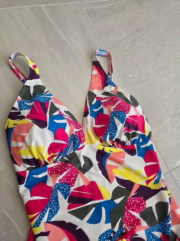 Costumi da bagno & Bikini: Badeanzug Bonprix Grösse 44 – Nuovo (secondo la descrizione) da Wängi venduto da Bibo4. 1