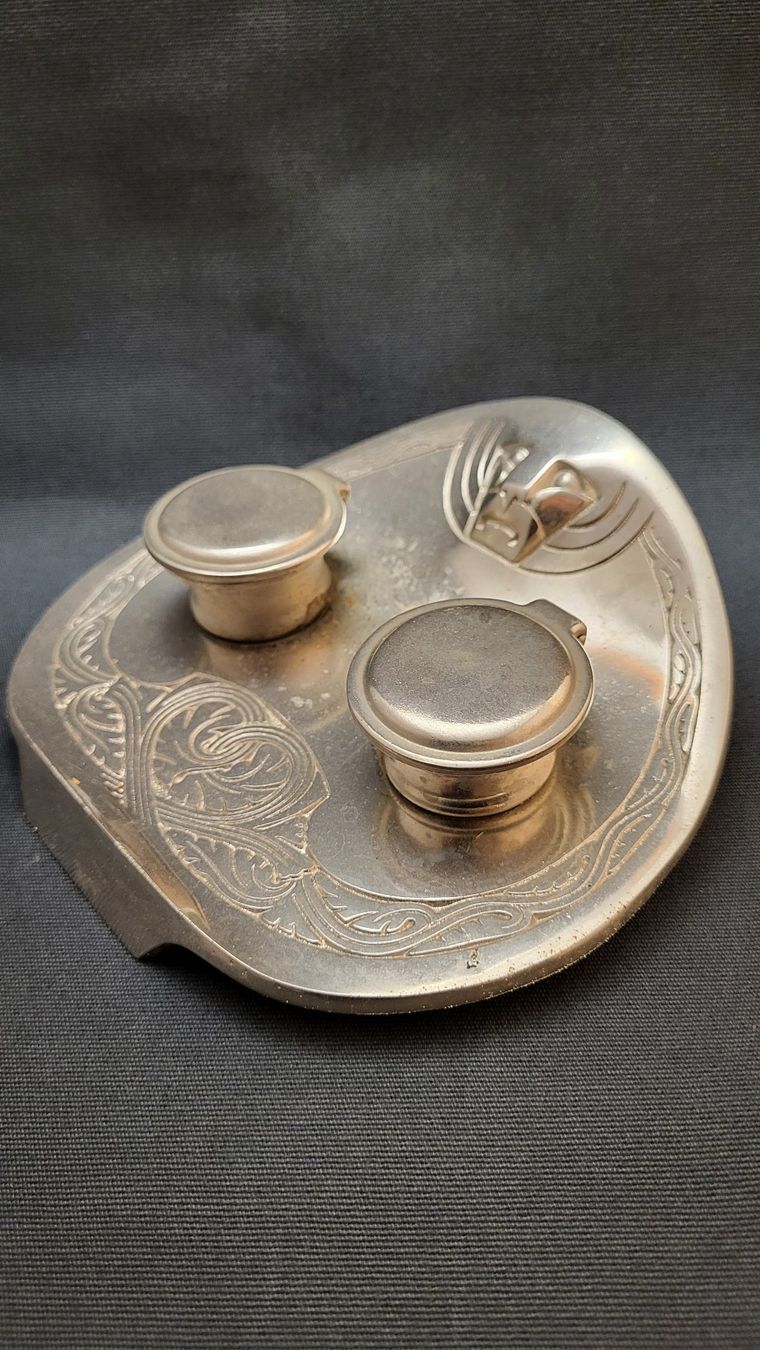 Figuren: Antikes Jugendstil-Tintenfässli mit Loöwe – Gebraucht aus Basel von spinne02 3