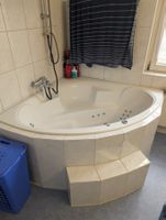 Badewanne mit Luft und Wassermassage Düssen
