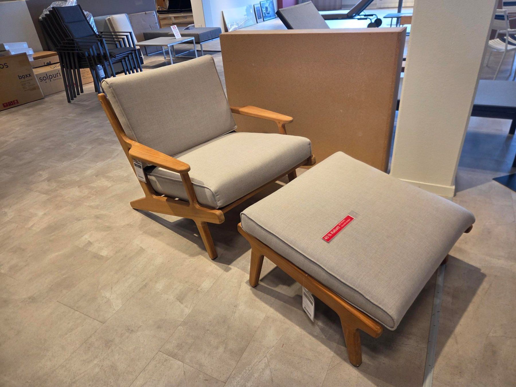 Gloster Sedie a sdraio: BAY Deckchair mit Hocker von GLOSTER (UK) – Usato da Volketswil venduto da Mazuvo8604