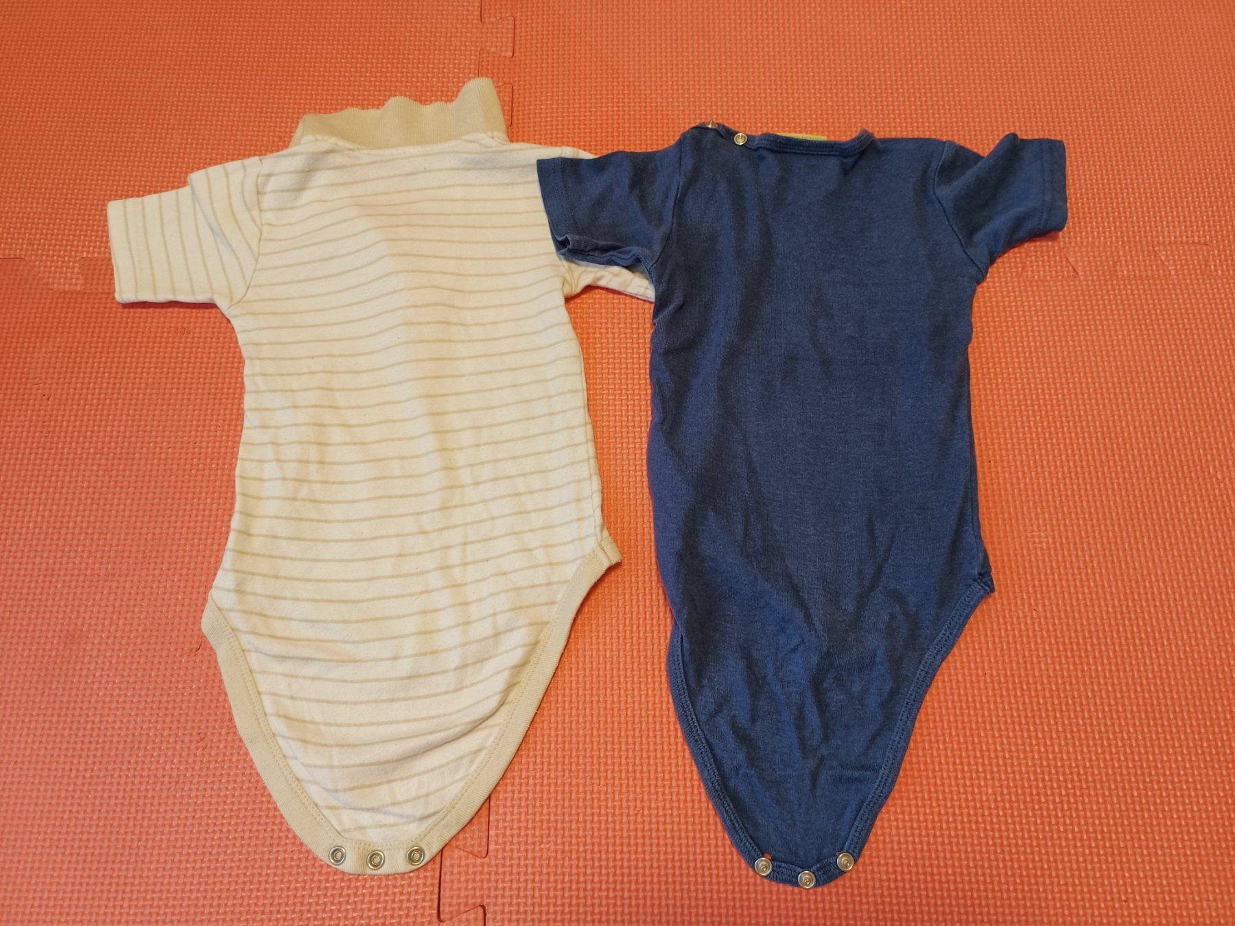 Unterwäsche: Baby 2x Kurzarm Body Gr 74 Set – Gebraucht aus Oberhofen Thun'see von cri_6md2 1