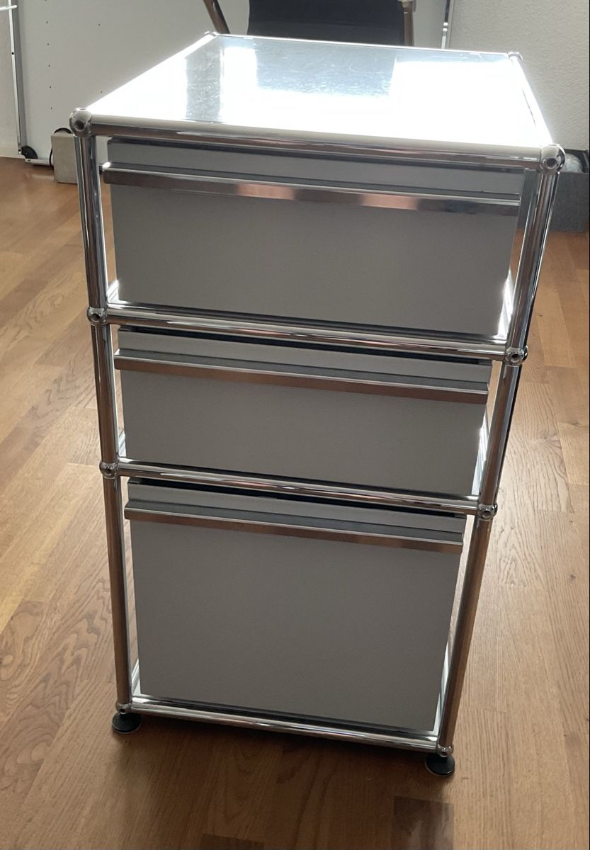 USM Korpus: USM Rollcontainer, 3 Schubladen grau – Gebraucht aus Jegenstorf von BAVARIA4CH