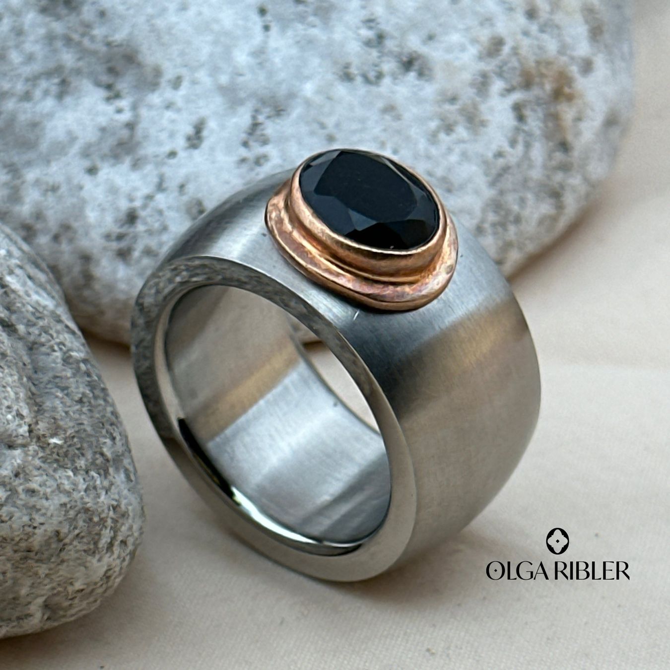 Olga Ribler Bagues: Edelstahl Statement  Ring mit Onyx Grösse 60 – Neuf (Voir description) à Luzern par Schmuckoutlet 3