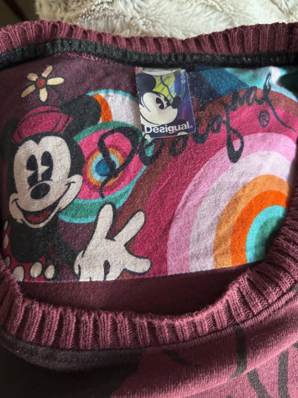 Desigual Maglioni & Felpe: Pull Desigual bordeau, avec motif Minnie, taille M – Usato da Grand-Lancy venduto da hip_2rbd 2