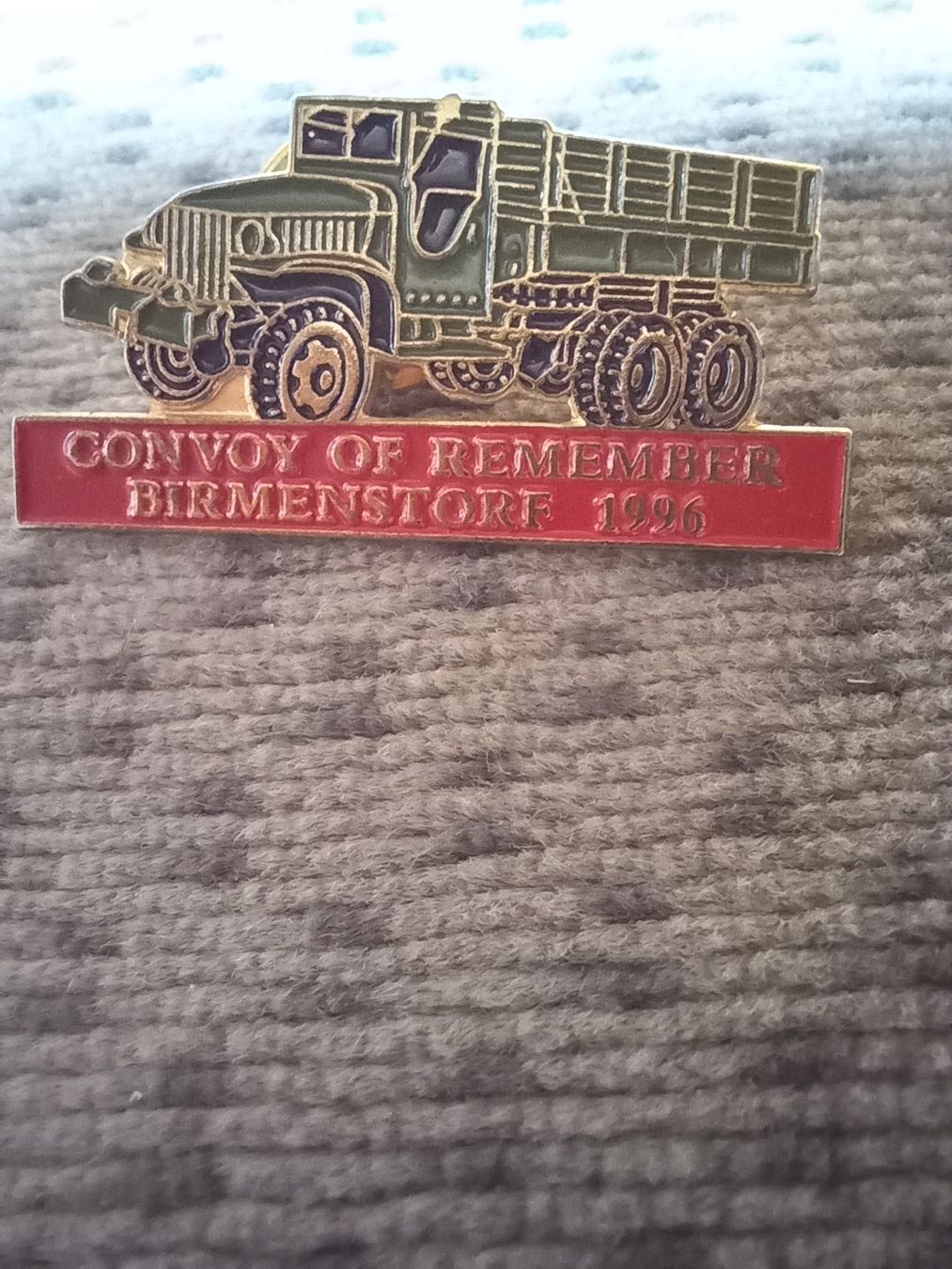 Swiss Plaketten & Abzeichen: Convoy of Remember 1996 – Neu und originalverpackt aus Achseten von Wenggi