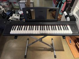 Yamaha Piaggero NP-11 Digitalpiano inkl. Netzteil & Ständer