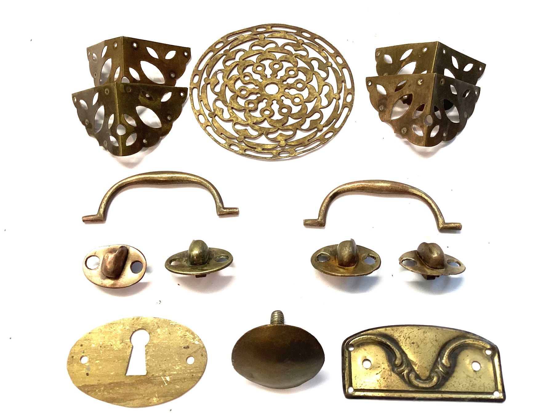 Quincaillerie: Sammlung Beschläge, Zierelemente Messing, Griffe, Schilder – D'occasion à Eglisau par mar_5rn2
