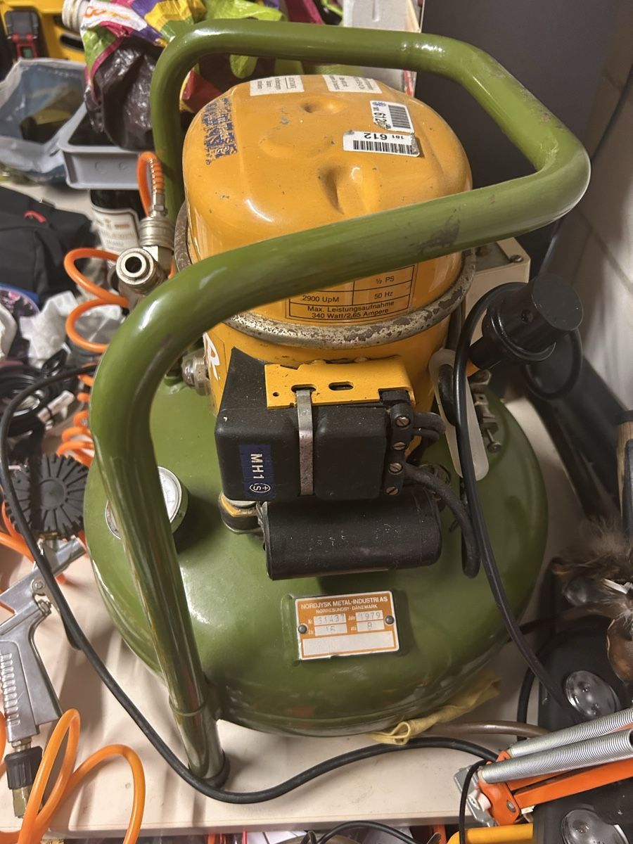 Jun-Air Compressori: Jun-Air Leiseluft- Kompressor - 15L, Jahr 1979! – Usato da Zürich venduto da jasmin011 1