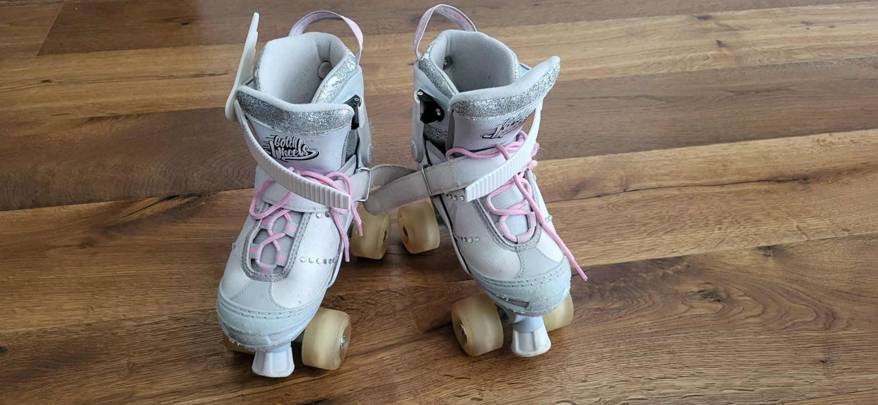 Pattini in linea & Pattini a rotelle: Rollschuhe mit 4 Rädern – Usato da Horgen venduto da Sonya2