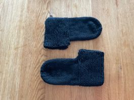 Handgestrickte Bettsocken schwarz Gr. 40/41