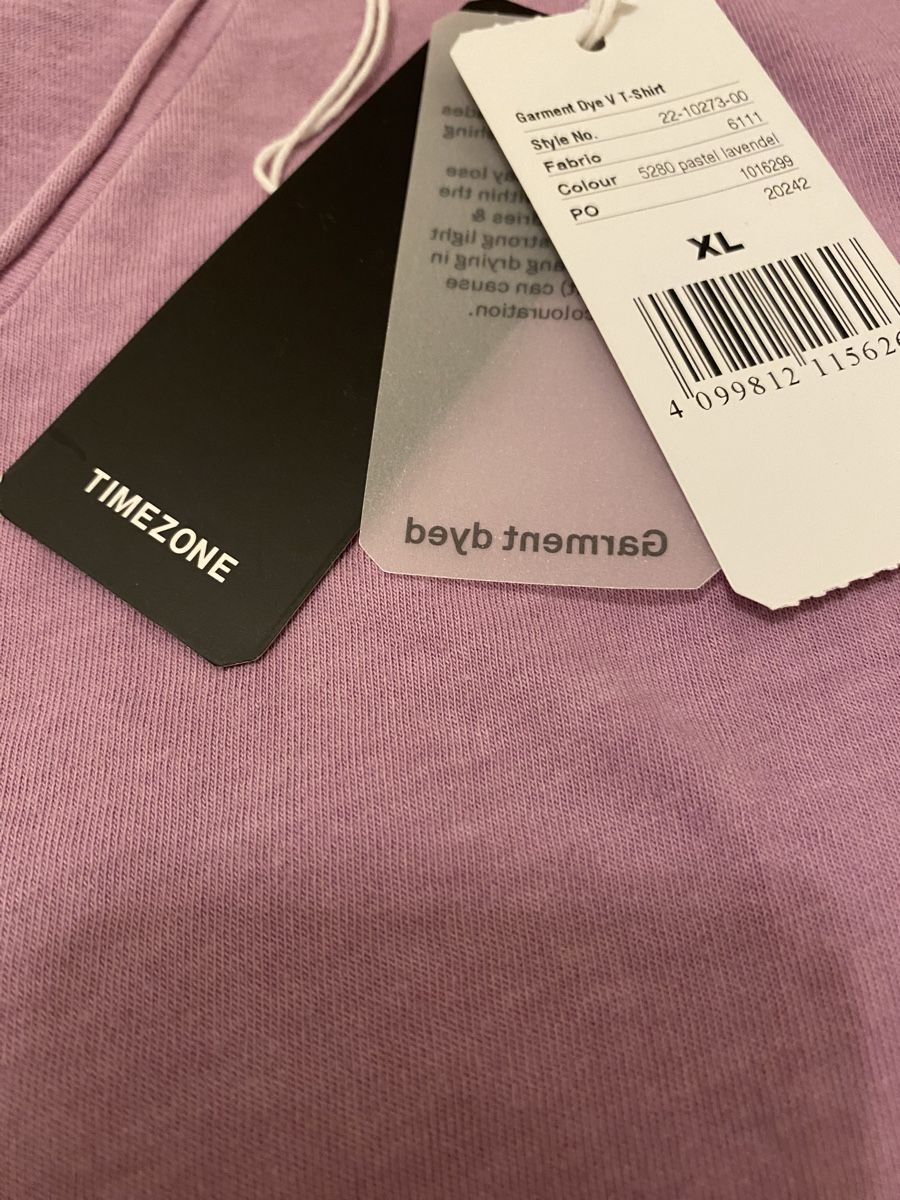 T-shirt: T Shirt – Nuovo (secondo la descrizione) da Berikon venduto da TheMangle 2
