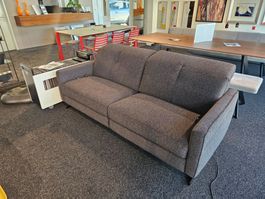 2-Sitzer Sofa mit elektrischer Relaxfunktion – Wie neu –