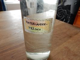 Spirituose Hinterländer Träsch in Glasflasche