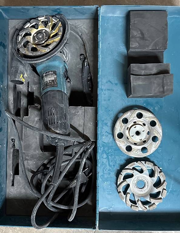 Smerigliatrici & Lucidatrici: Makita Betonschleifer PC5010c – Usato da Uznach venduto da l0609 2