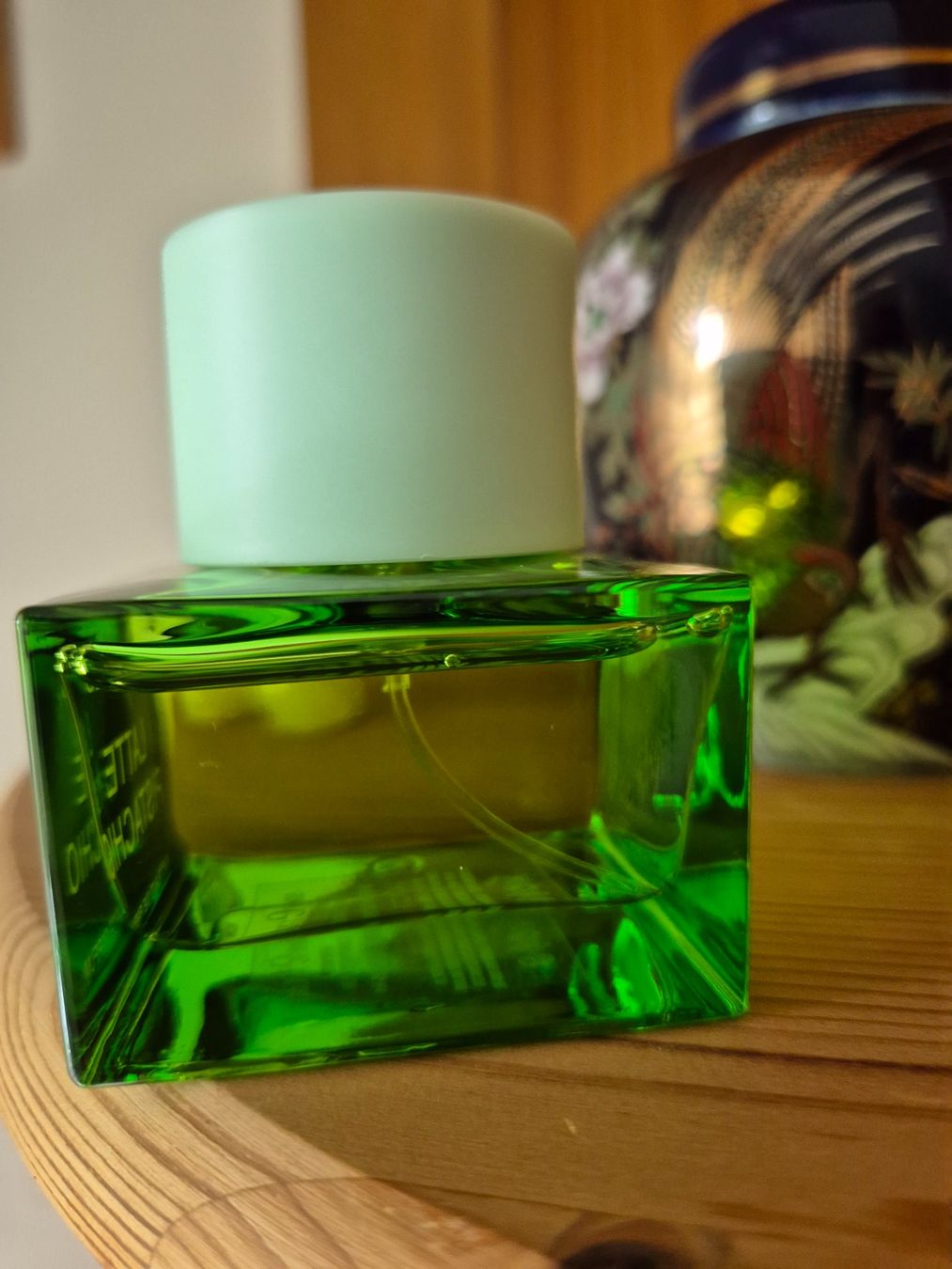 Profumi & Eau de Toilette: Latte Pistachio – Usato da Zug venduto da Christina.M9 1
