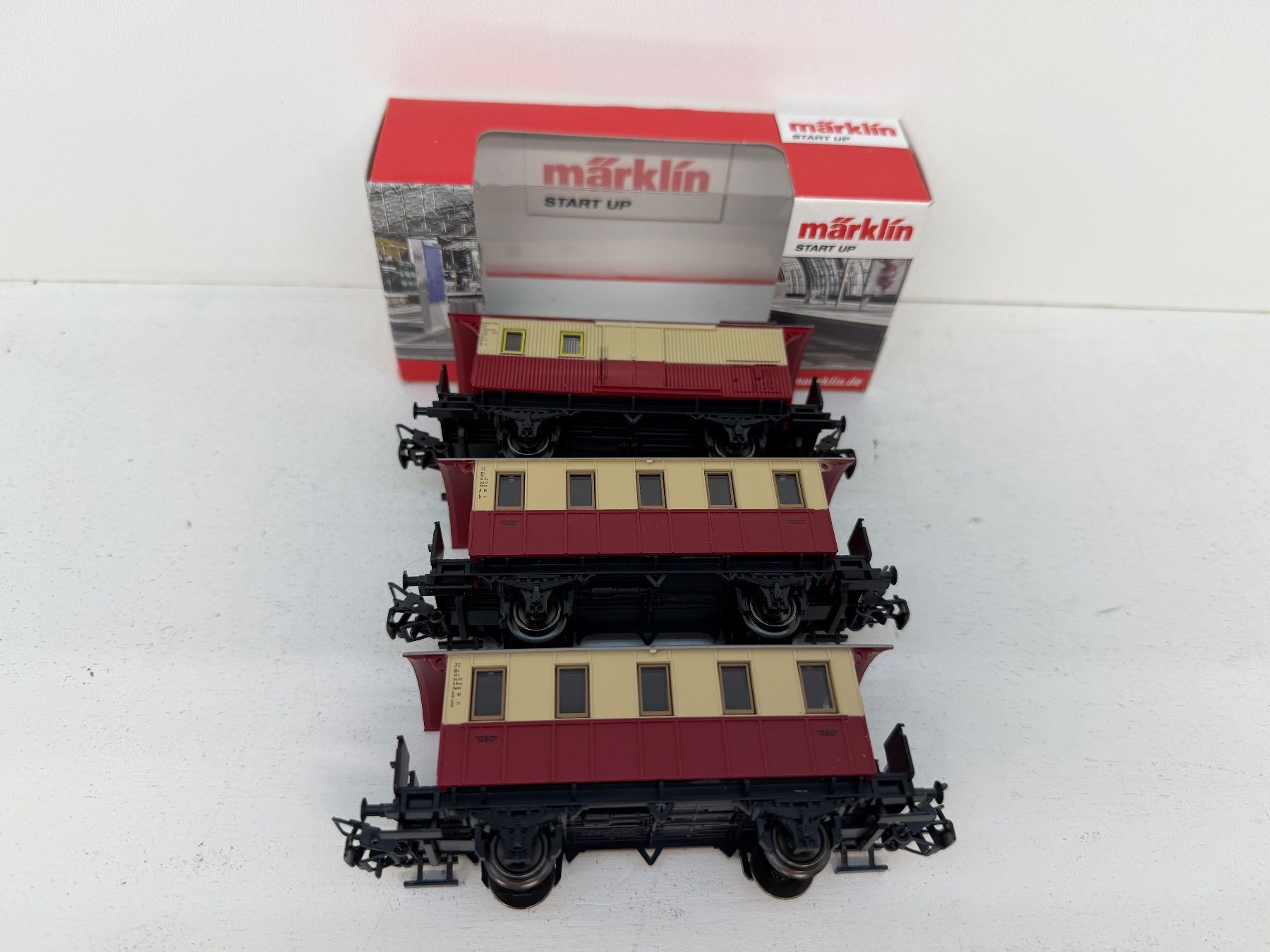 Märklin Modellini di ferrovie: Märklin 4107 & 4108 Personenwagen DB – Usato da Büsserach venduto da ModellbahnDepot