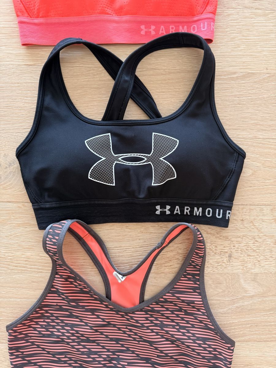 Under Armour Tops: 3er Set Sport BHs Under Armour Gr S – D'occasion à Herzogenbuchsee par lkropf 1